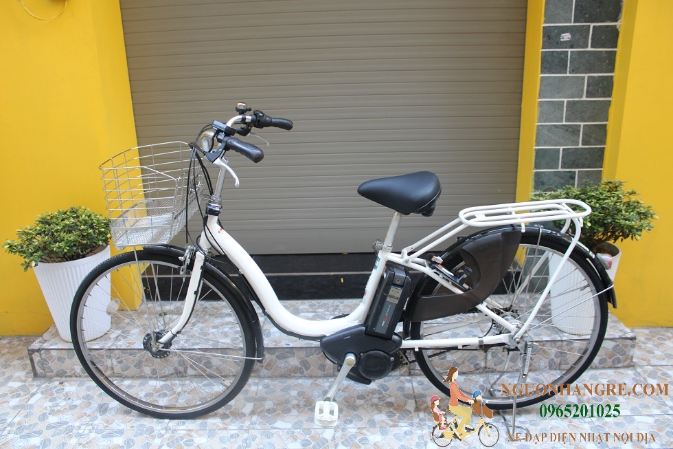 Xe đạp điện Nhật Yamaha Natura màu trắng 1